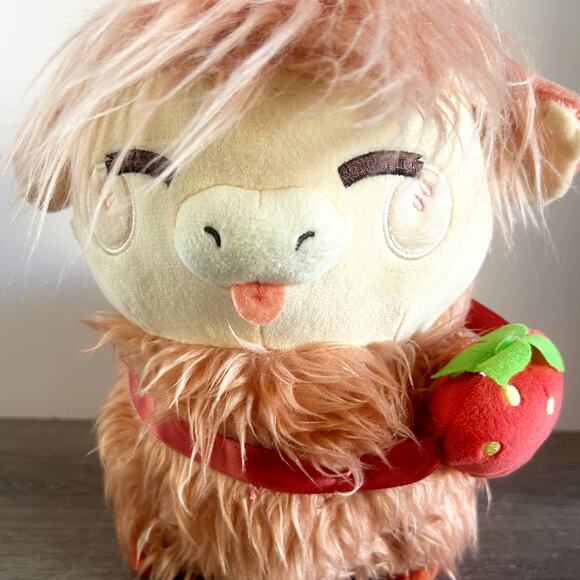 Honeymaru Fluffy Strawberry Highland Stuffed Cow Plush Box Lunch Kawaii Cute EUC - Picture 3 of 7